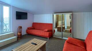 Гостиница Два крыла Ярославль Четырехместный номер с террасой-2