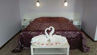 Гостиница Два крыла Ярославль Люкс романтический-4