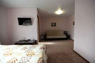 Гостиница Два крыла Ярославль 3-местный номер стандарт семейный-2