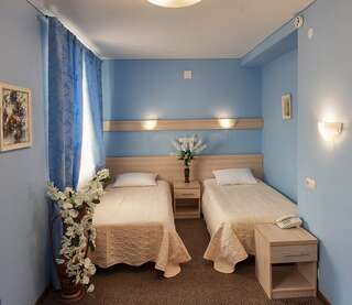 Гостиница Два крыла Ярославль Люкс с джакузи-1