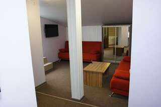 Гостиница Два крыла Ярославль 4-местный номер с террасой-4