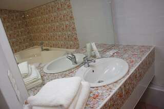 Гостиница Два крыла Ярославль 4-местный номер с террасой-2