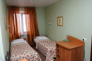 Гостиница Два крыла Ярославль Номер эконом с 2 односпальными кроватями-1